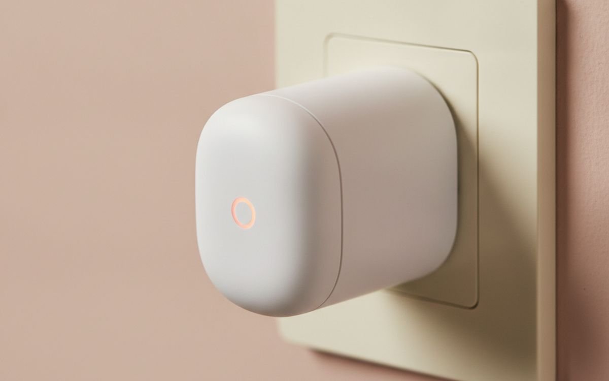 Eve Energy or TP-Link Tapo smart plugs